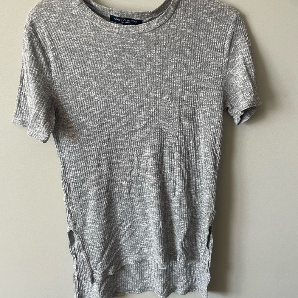 Gray Ribbed Short Sleeve Top